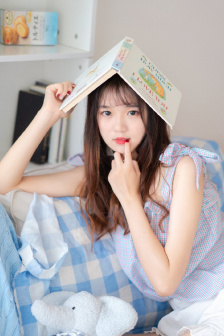 车子一摇一摇的刚好掩盖我们